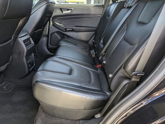 2022 Ford Edge Titanium 26