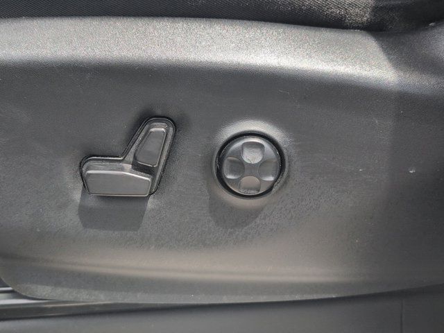 Thumbnail: 2023 Chrysler Pacifica - 14