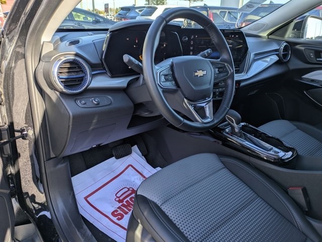 Thumbnail: 2025 Chevrolet Trax - 5