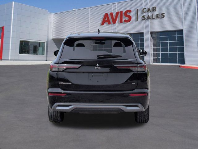 Thumbnail: 2025 Mitsubishi Outlander - 7
