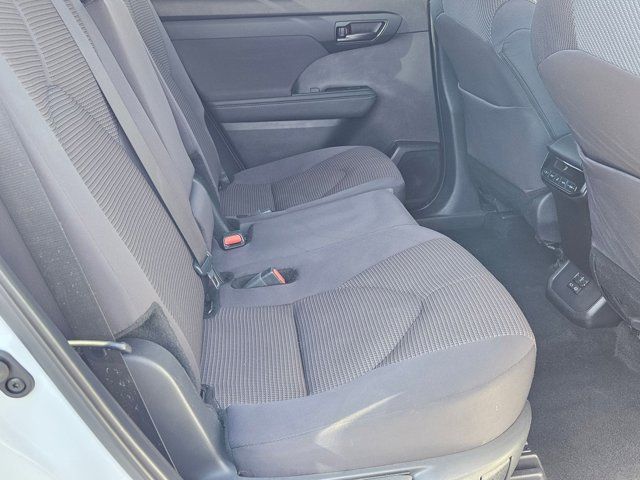 Thumbnail: 2024 Toyota Highlander - 31