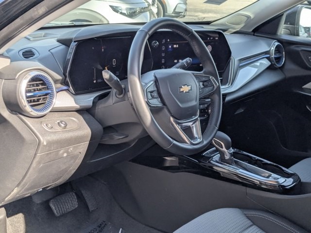 Thumbnail: 2025 Chevrolet Trax - 14