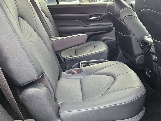 Thumbnail: 2025 Toyota Grand Highlander - 31