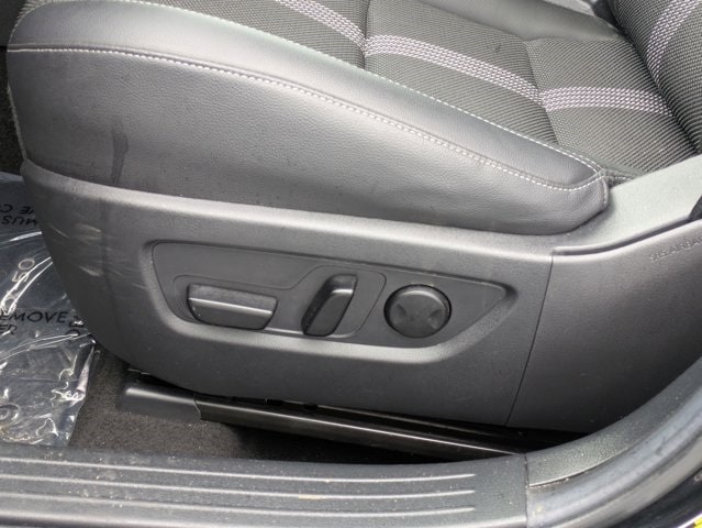 Thumbnail: 2025 Mazda CX-50 - 15