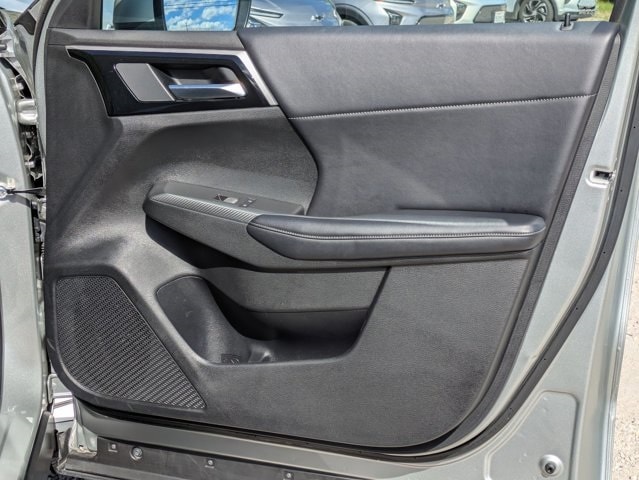 Thumbnail: 2024 Mitsubishi Outlander - 34