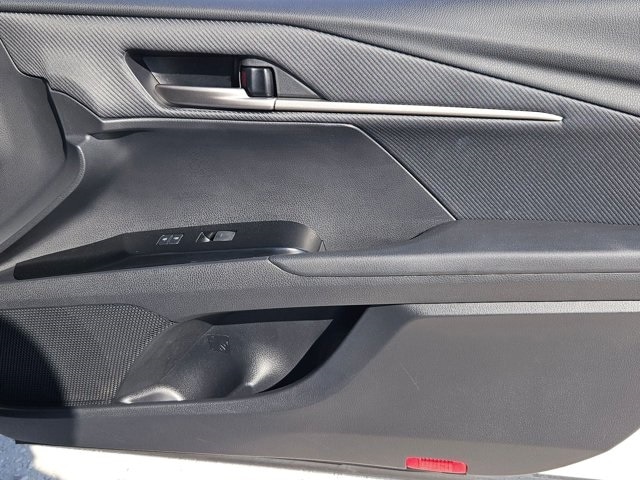 Thumbnail: 2025 Toyota Camry - 32