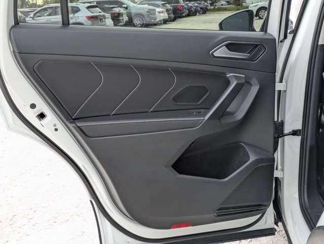 Thumbnail: 2024 Volkswagen Tiguan - 20