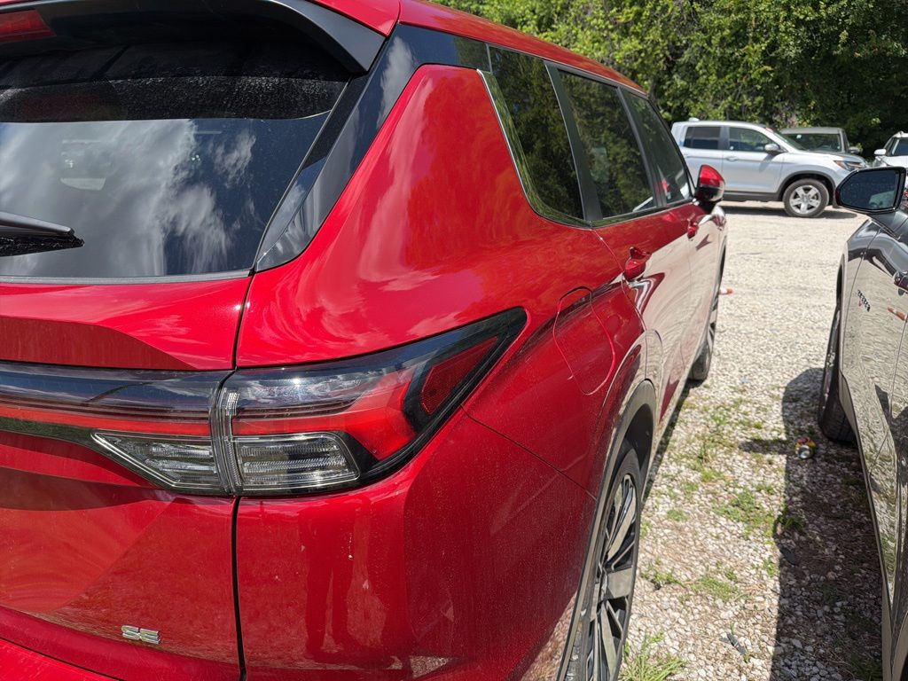 Thumbnail: 2025 Mitsubishi Outlander - 8