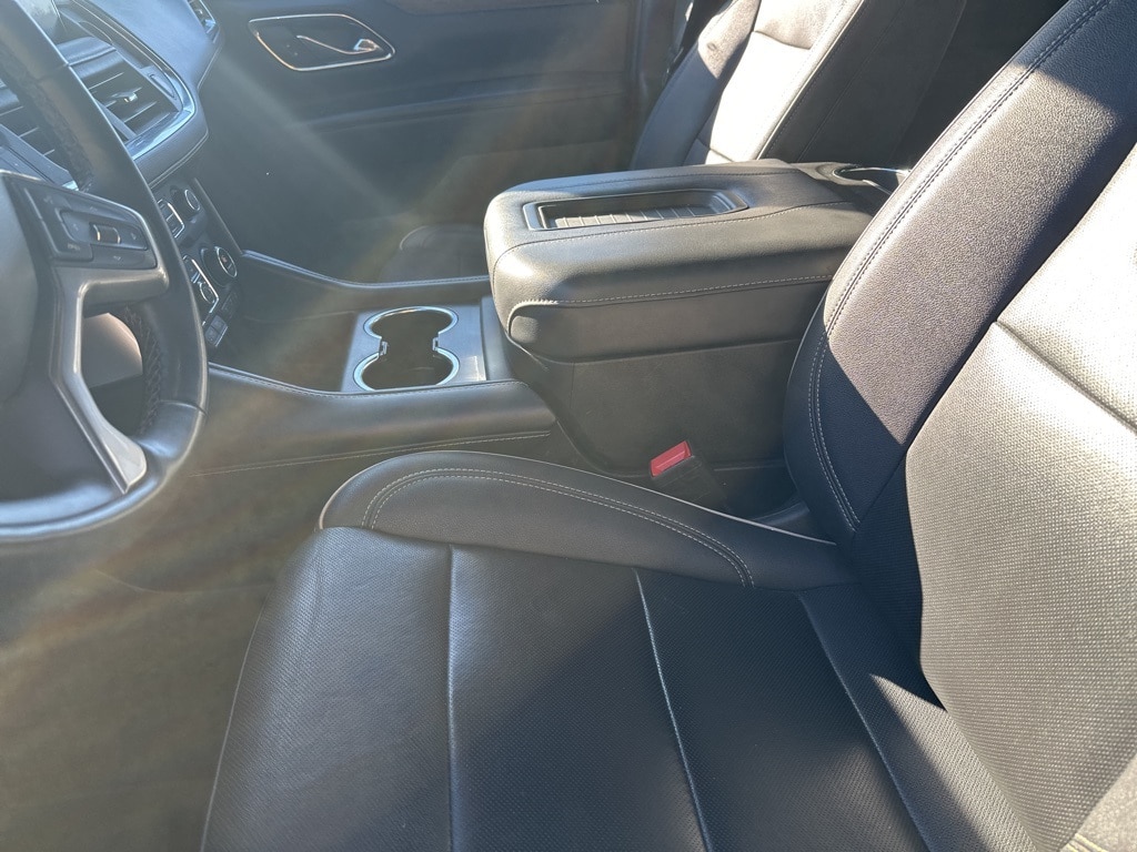 Thumbnail: 2023 Chevrolet Suburban - 6