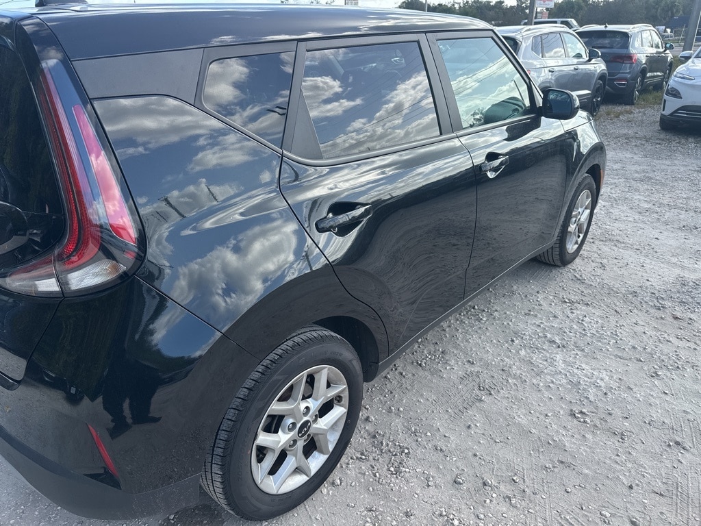 Certified 2023 Kia Soul LX Hatchback
