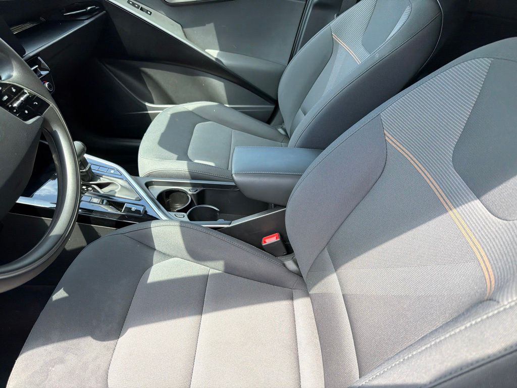 Thumbnail: 2025 Kia Niro - 3