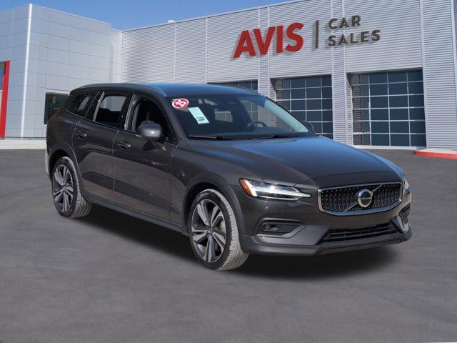 Thumbnail: 2025 Volvo S60 - 3