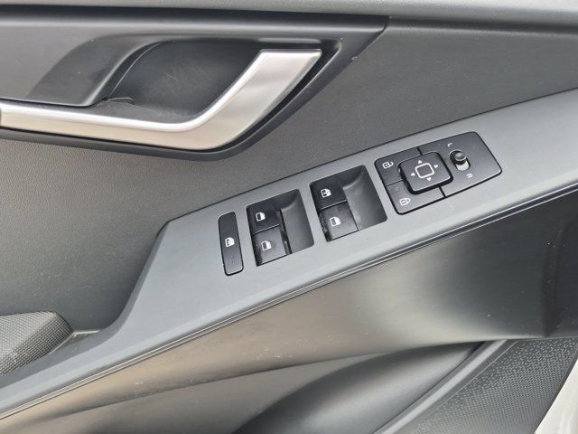 Thumbnail: 2025 Kia Niro - 13