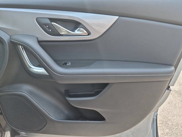 Thumbnail: 2025 Chevrolet Blazer - 32