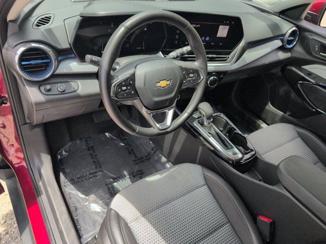 Thumbnail: 2025 Chevrolet Trax - 15