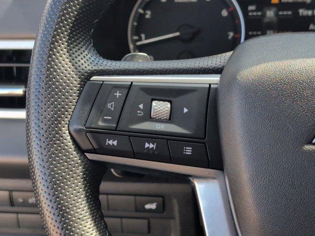 Thumbnail: 2025 Mitsubishi Outlander - 21
