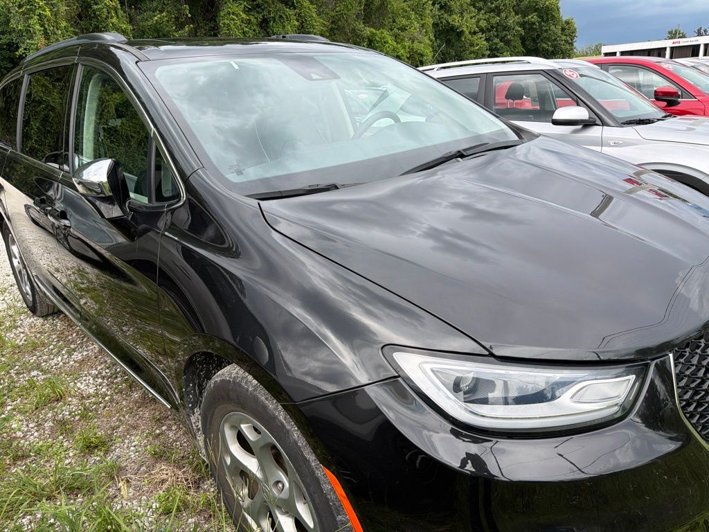 Thumbnail: 2023 Chrysler Pacifica - 9