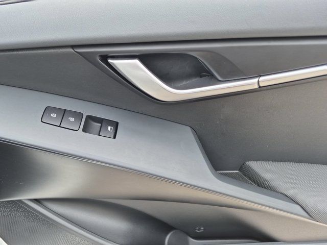 Thumbnail: 2025 Kia Niro - 33