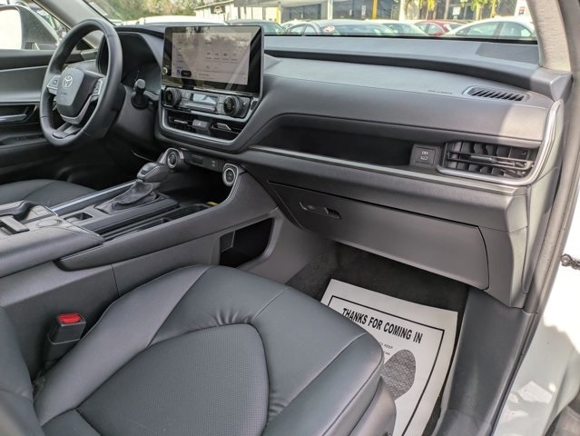 Thumbnail: 2025 Toyota Grand Highlander - 26