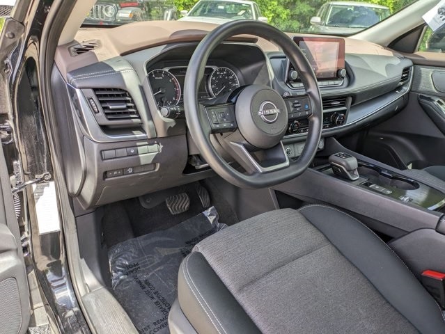 2023 Nissan Rogue SV 12