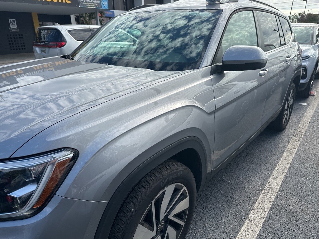 Certified 2025 Volkswagen Atlas 2.0T SE w/Technology SUV