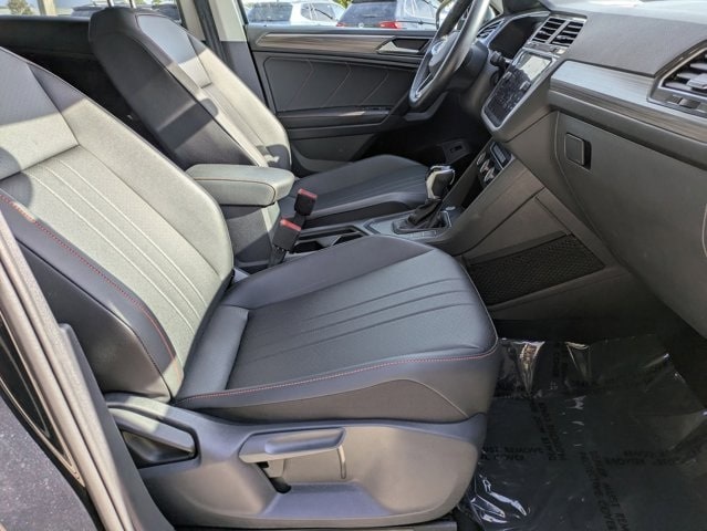 Thumbnail: 2024 Volkswagen Tiguan - 23