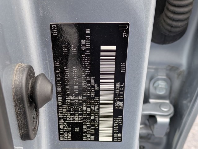 Thumbnail: 2024 Toyota Corolla Cross - 30