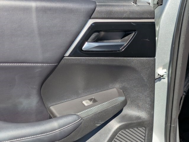 Thumbnail: 2024 Mitsubishi Outlander - 24