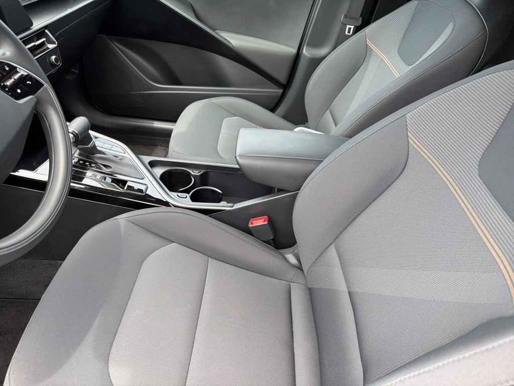 Thumbnail: 2025 Kia Niro - 3
