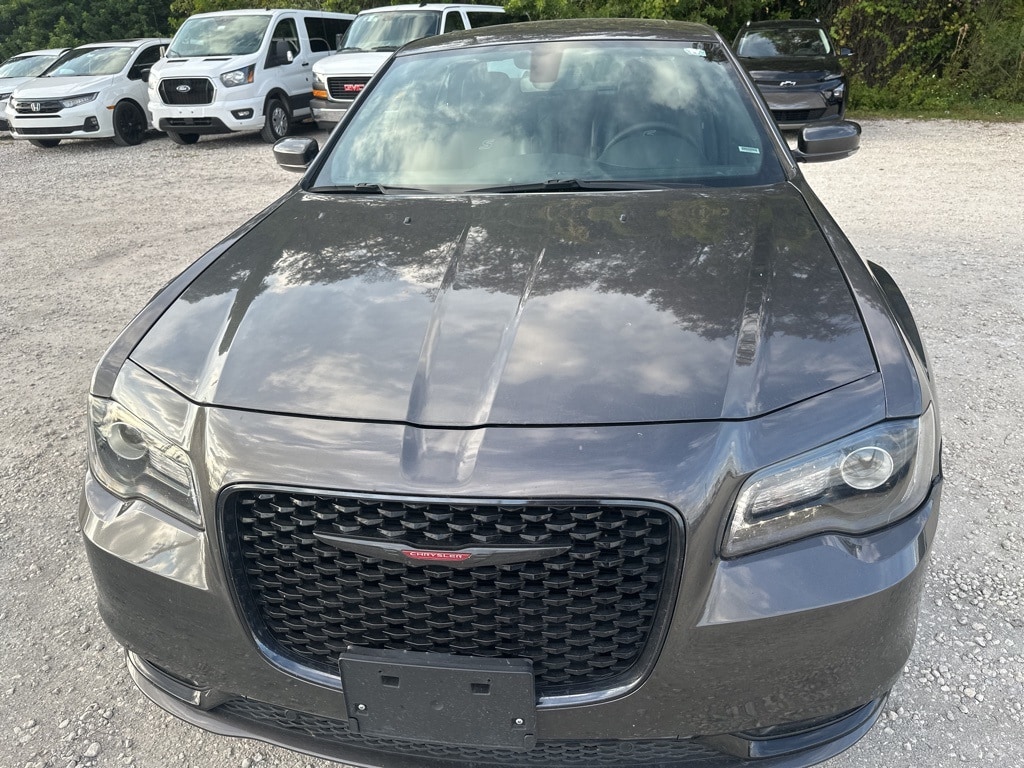 Thumbnail: 2023 Chrysler 300 - 2