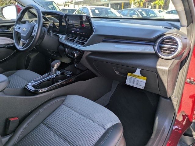 Thumbnail: 2025 Chevrolet Trax - 26