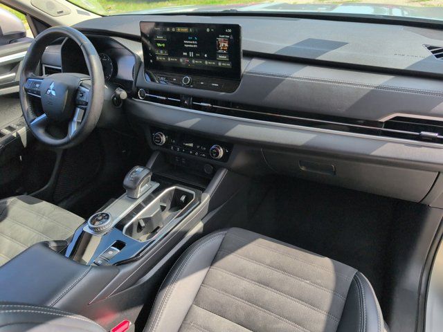 Thumbnail: 2025 Mitsubishi Outlander - 32