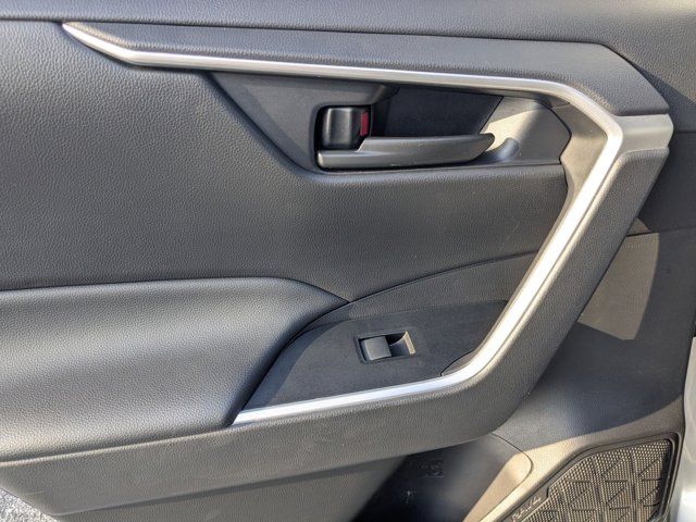 Thumbnail: 2025 Toyota RAV4 - 23