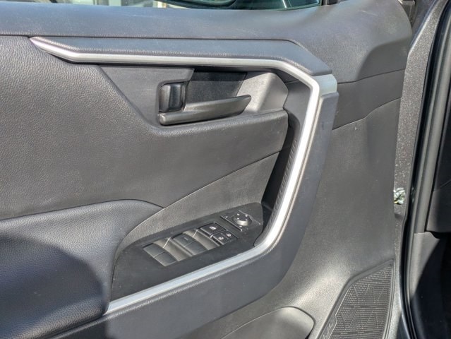 Thumbnail: 2025 Toyota RAV4 - 13