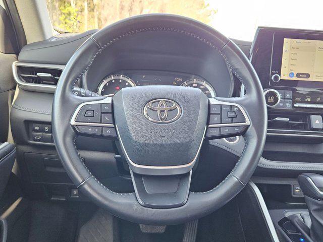 Thumbnail: 2024 Toyota Highlander - 22