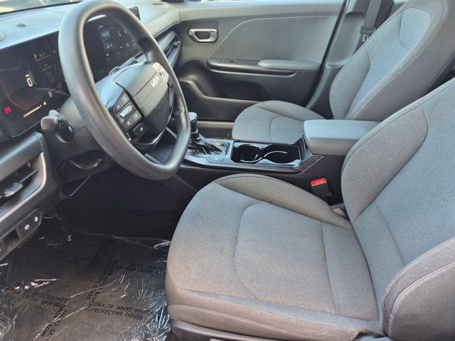 2025 Kia K4 LXS - Photo 23