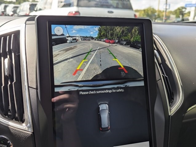 Thumbnail: 2022 Ford Edge - 9