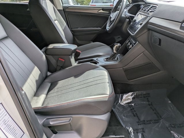 Thumbnail: 2024 Volkswagen Tiguan - 24