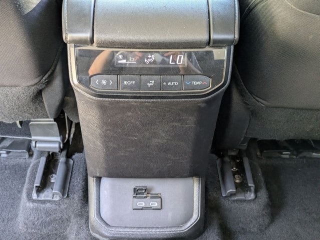 Thumbnail: 2024 Toyota Highlander - 18