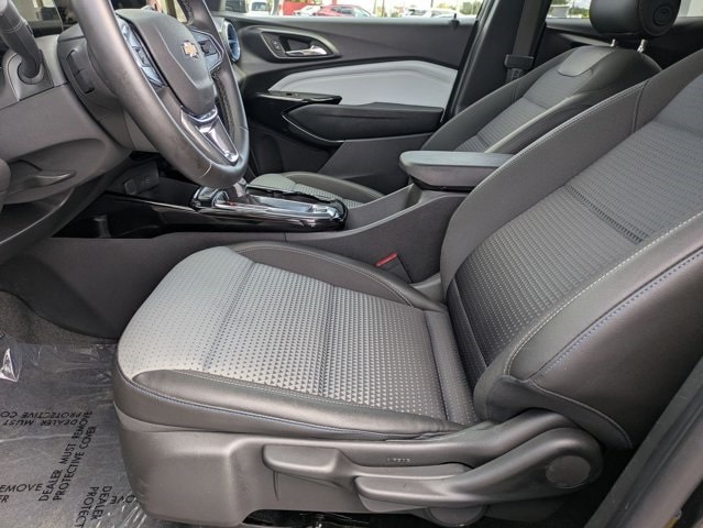 Thumbnail: 2025 Chevrolet Trax - 24