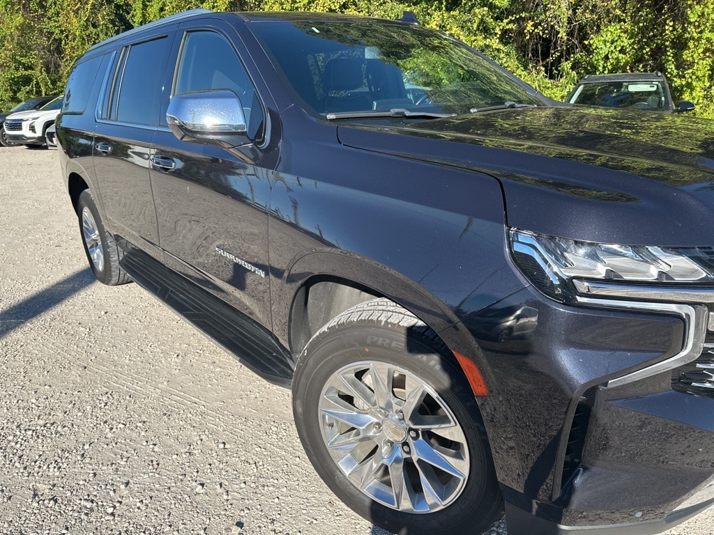 Thumbnail: 2023 Chevrolet Suburban - 3