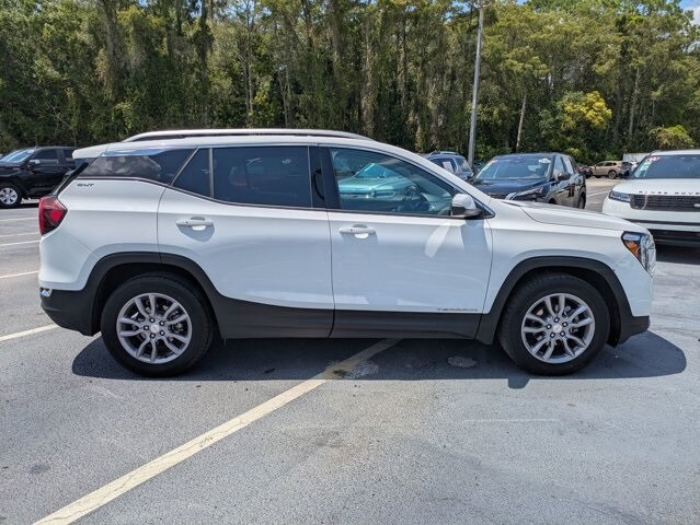 2024 Gmc Terrain SLT photo 2