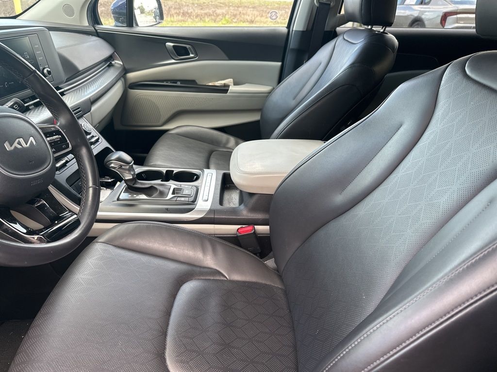 Certified 2024 Kia Carnival LX MPV