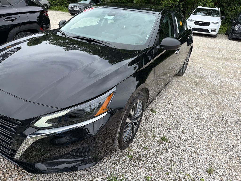 2025 Nissan Altima's photo