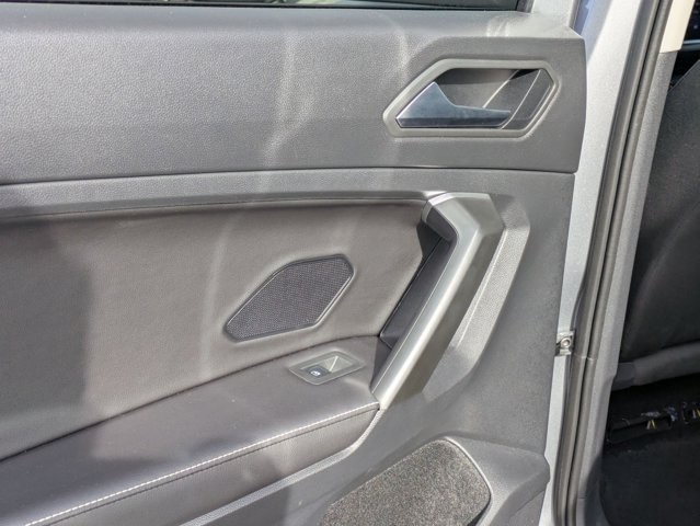 Thumbnail: 2024 Volkswagen Tiguan - 20