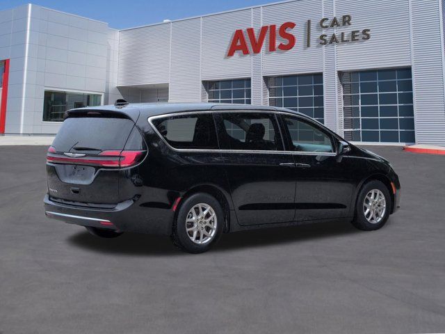 Thumbnail: 2024 Chrysler Pacifica - 6