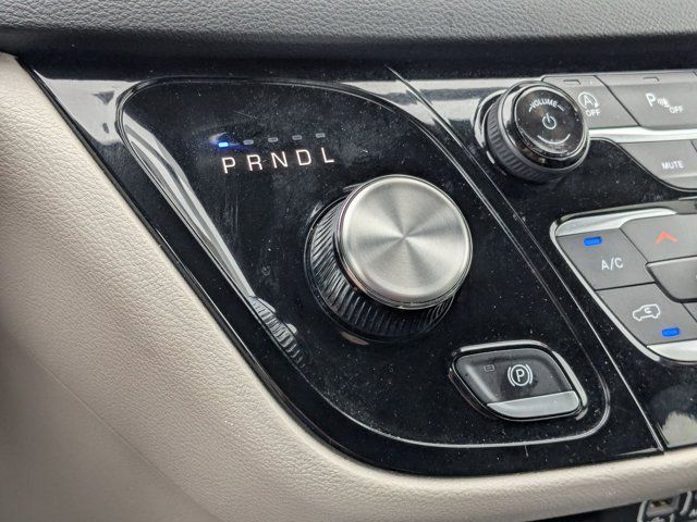 Thumbnail: 2023 Chrysler Pacifica - 18