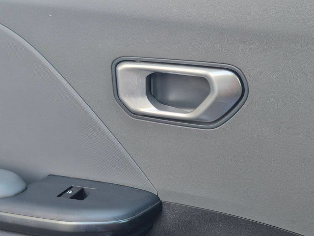 2025 Kia K4 LXS - Photo 26
