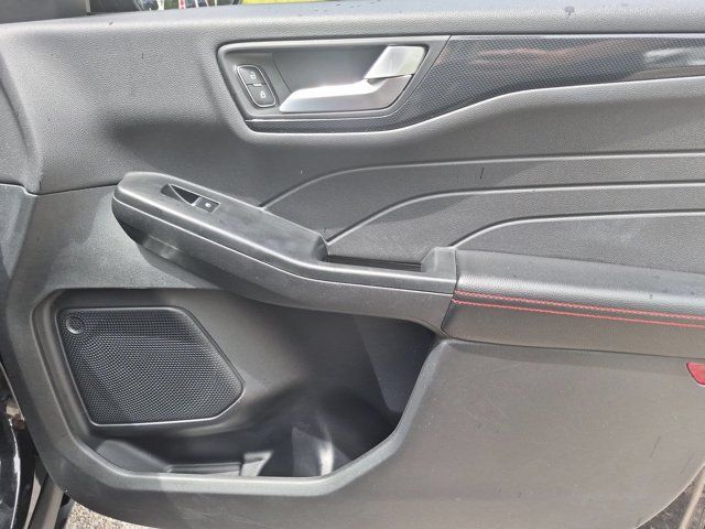 2025 Ford Escape ST-Line - Photo 32