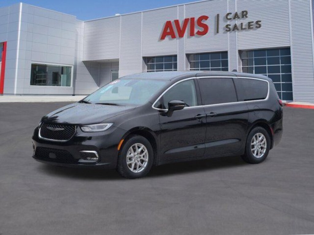 Used 2024 Chrysler Pacifica Touring L Van Passenger Van